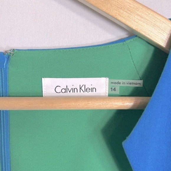 Calvin Klein Sheath Dress with Cap Sleeves and Side Rouching size 14 NWT - Picture 3 of 9